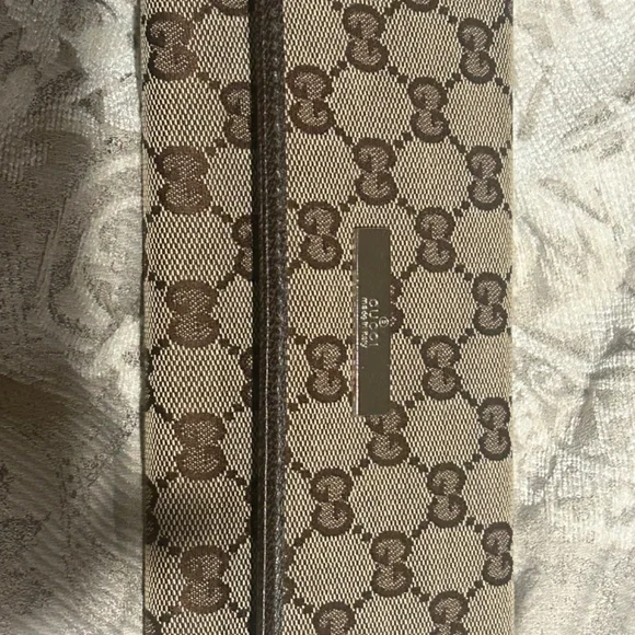 Gucci GG Canvas Tote Bag - Picture 3 of 12